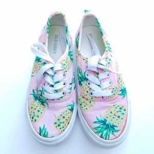 Old Navy | Pineapple print sneakers size 13
